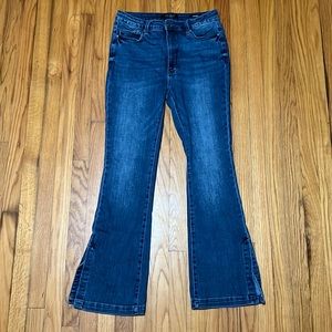 COPY - Judy blue slim boot jeans in a size 13/31